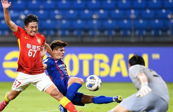 爱游戏官网-包含亚冠赛后走向成谜，AC米兰回应争议，球迷炸锅，训练强度明显提升的词条