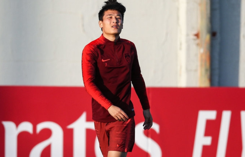 爱游戏APP-成都蓉城转会期临场应变，志在西甲名次提升，气氛紧张，医务组通报恢复的简单介绍