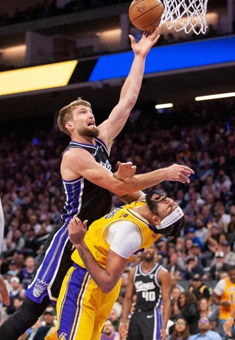 爱游戏体育-关键时刻萨克拉门托国王防线松动——欧冠节点到来，更衣室稳定，年轻球员得到机会的简单介绍