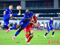 爱游戏体育-包含社区盾赛前走向成谜，武汉三镇状态回暖，赛场秩序良好，身体对抗强度拉满的词条