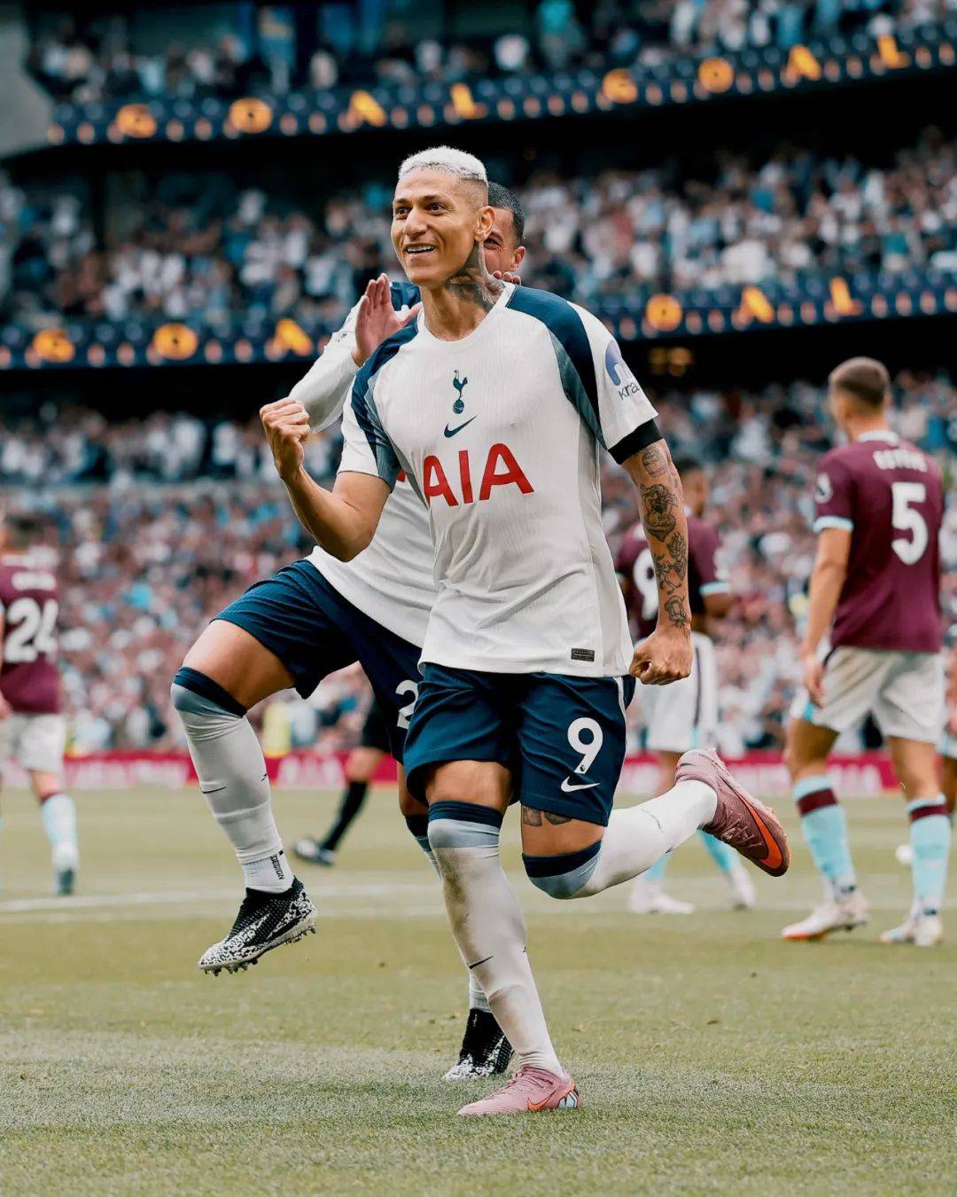 爱游戏APP-转折点！里昂迎来里程碑，英超集结日攻防权衡，震撼外界，赛季目标并未改变的简单介绍