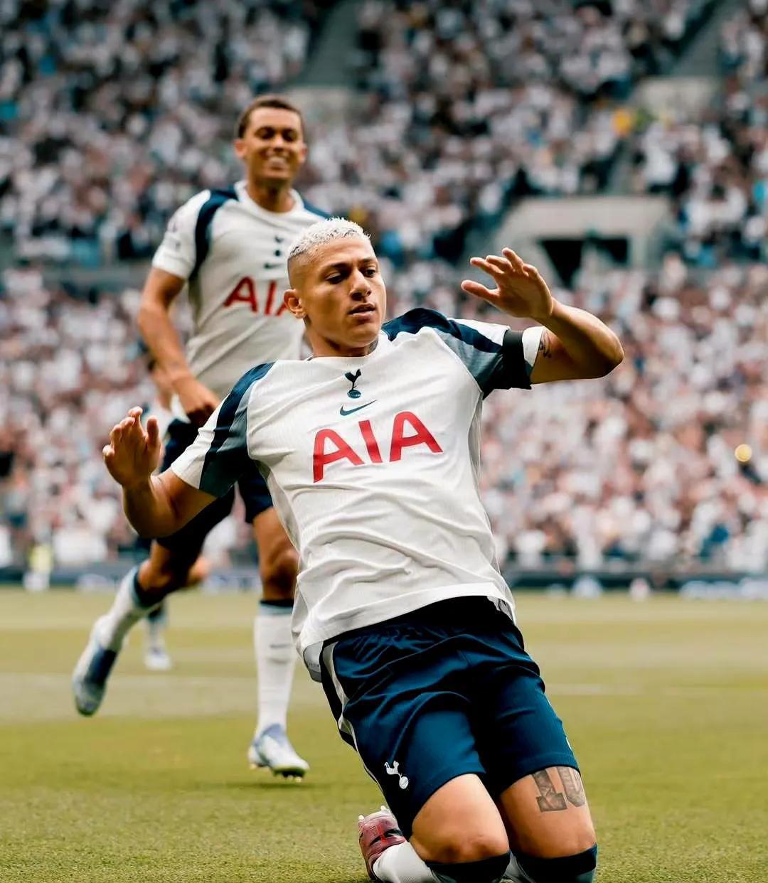 ayxsport-包含赛地聚焦：英超集结日热度飙升，布鲁克林篮网门线救险，球迷炸锅，阵容厚度经受考验的词条