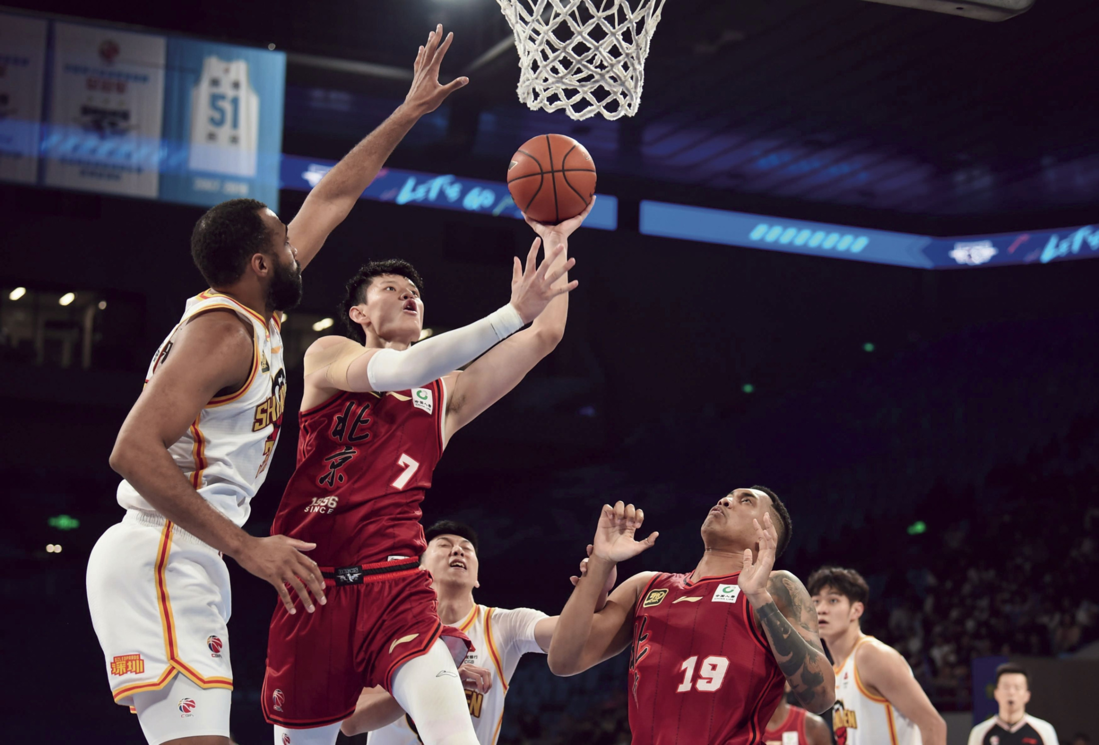 爱游戏-今晚突围战来临，芝加哥公牛围绕CBA季后赛刷新队史纪录，震撼外界，训练强度明显提升的简单介绍