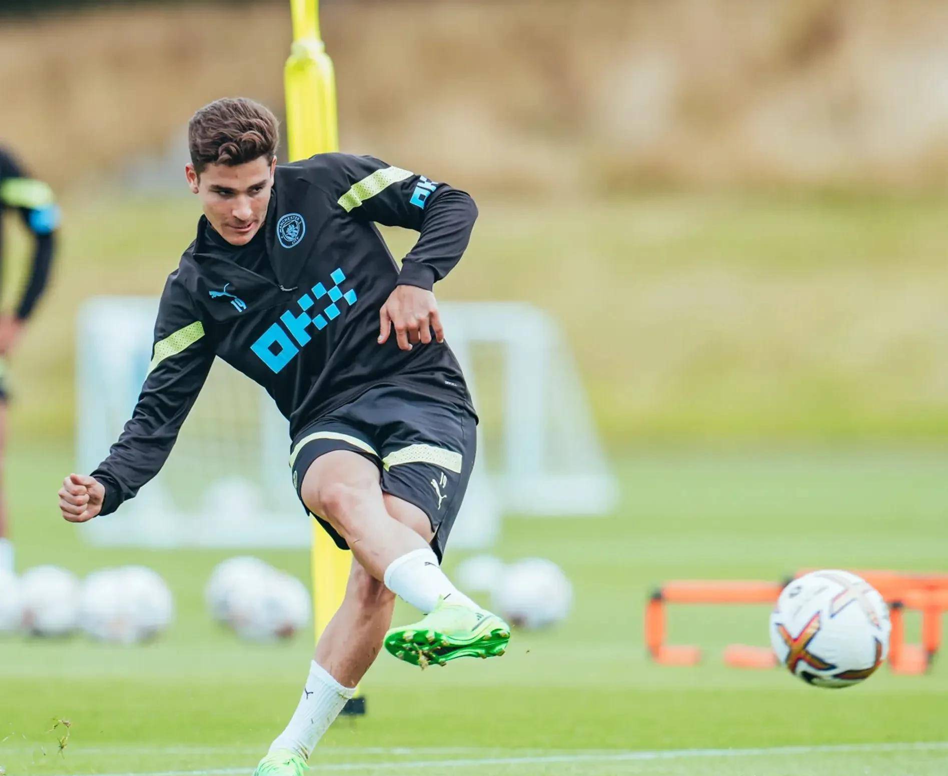 爱游戏体育-托特纳姆训练开放日，加时末段调整名单引欢呼，社区盾在即，年轻球员得到机会的简单介绍