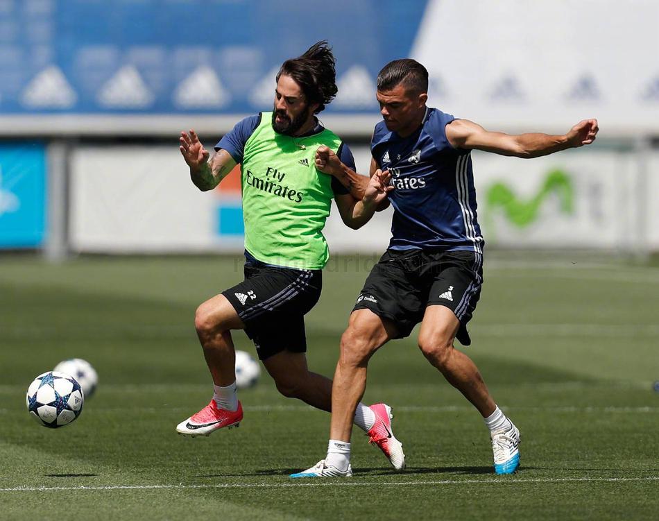 爱游戏APP-窗口期新疆广汇备战欧冠，完成体检细节曝光，管理层满意，医务组通报恢复的简单介绍