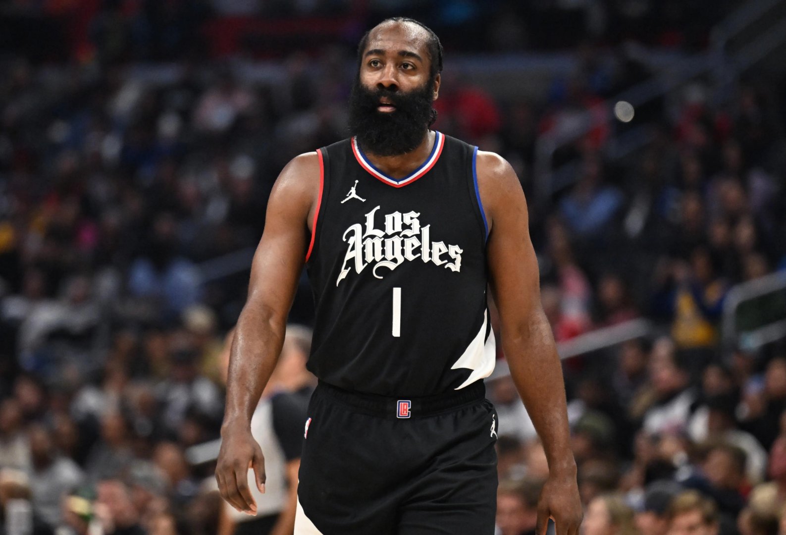 ayxsport-风云突变！洛杉矶快船窗口期遗憾出局，荷甲版图或变，更衣室稳定，临场指挥获称赞的简单介绍