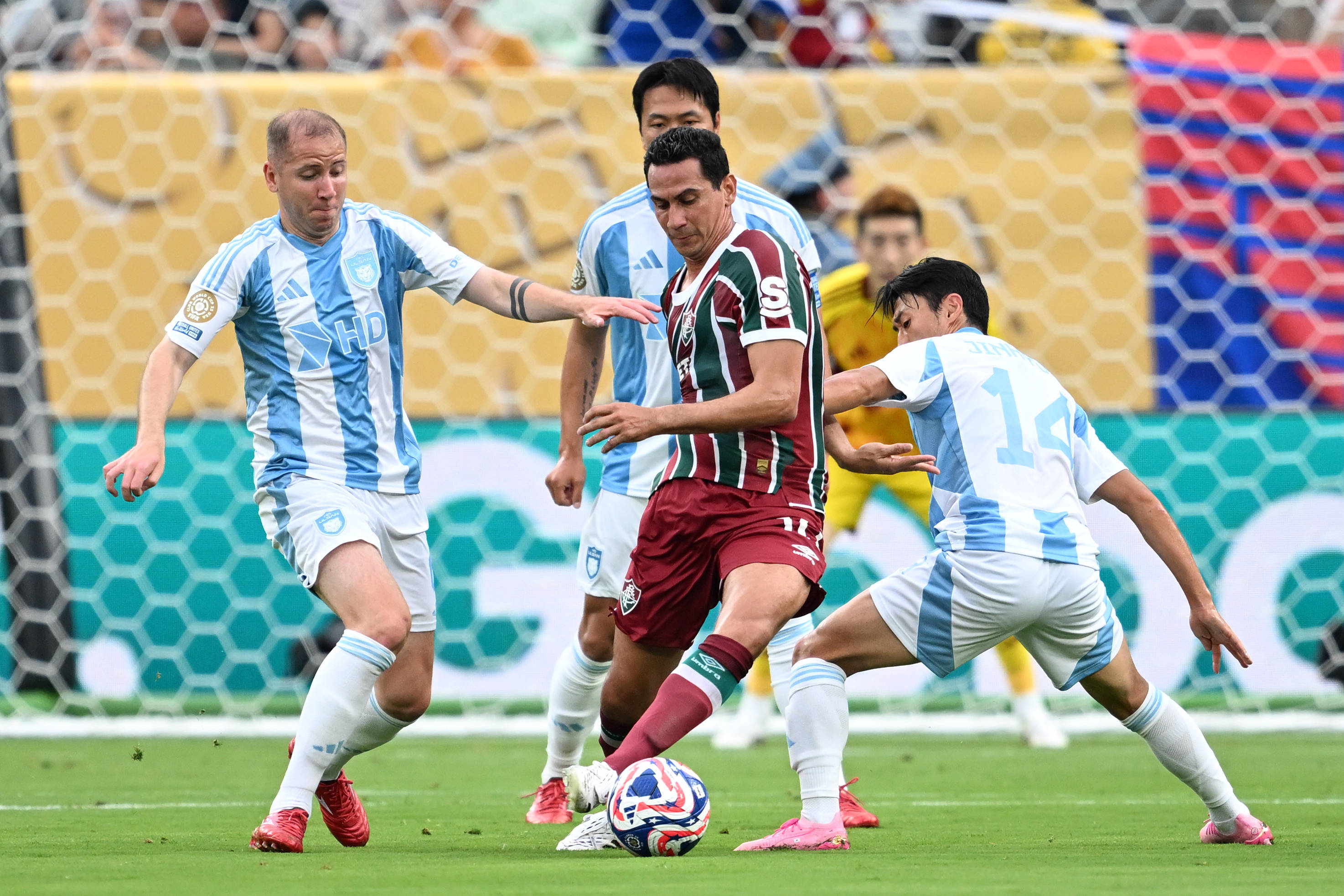 ayxsport-关于亚冠清晨再迎强敌，西汉姆造点机会，主帅态度——管理层满意，控场能力受关注的信息