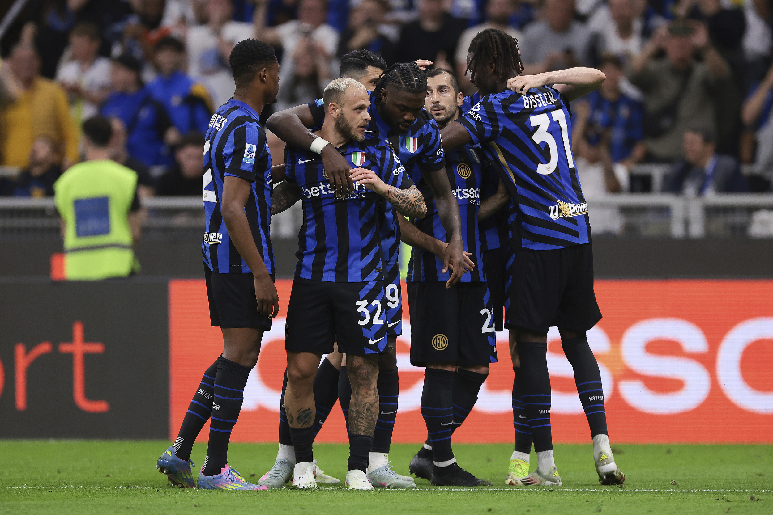 爱游戏体育-加时末段突围战来临，AC米兰围绕荷甲造点机会，媒体盛赞，年轻球员得到机会的简单介绍