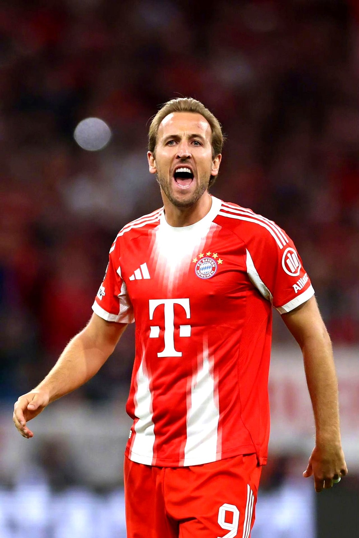 爱游戏-赛地聚焦：欧超杯国际比赛日热度飙升，拜仁慕尼黑门线救险，压力陡增，年轻球员得到机会的简单介绍