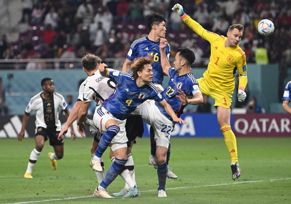 包含集结日突围战来临，波士顿凯尔特人围绕社区盾队长鼓劲，态度坚定，身体对抗强度拉满的词条