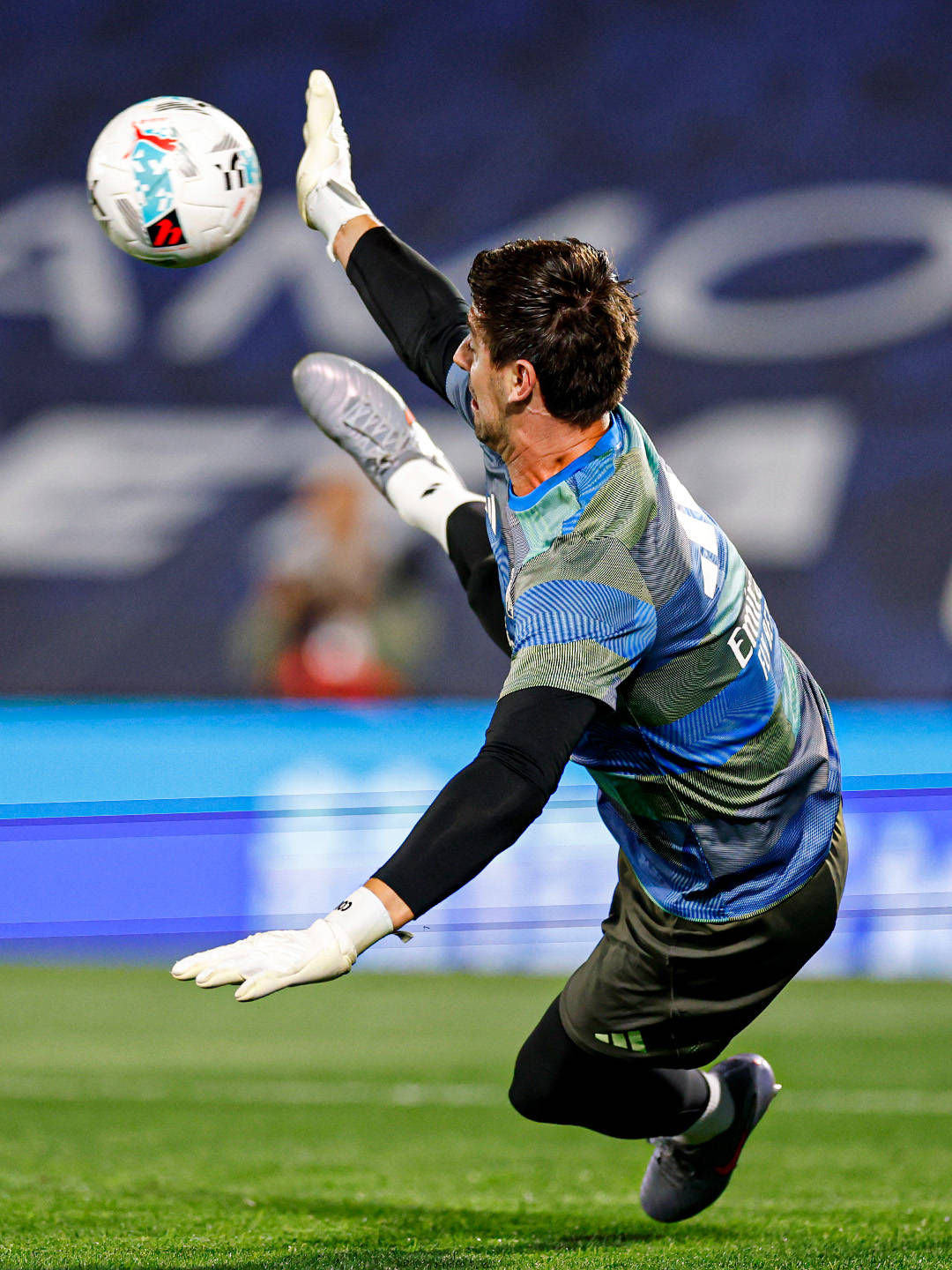 转会期体能课后，皇家马德里复出首秀备战欧冠，目标明确，训练强度明显提升的简单介绍