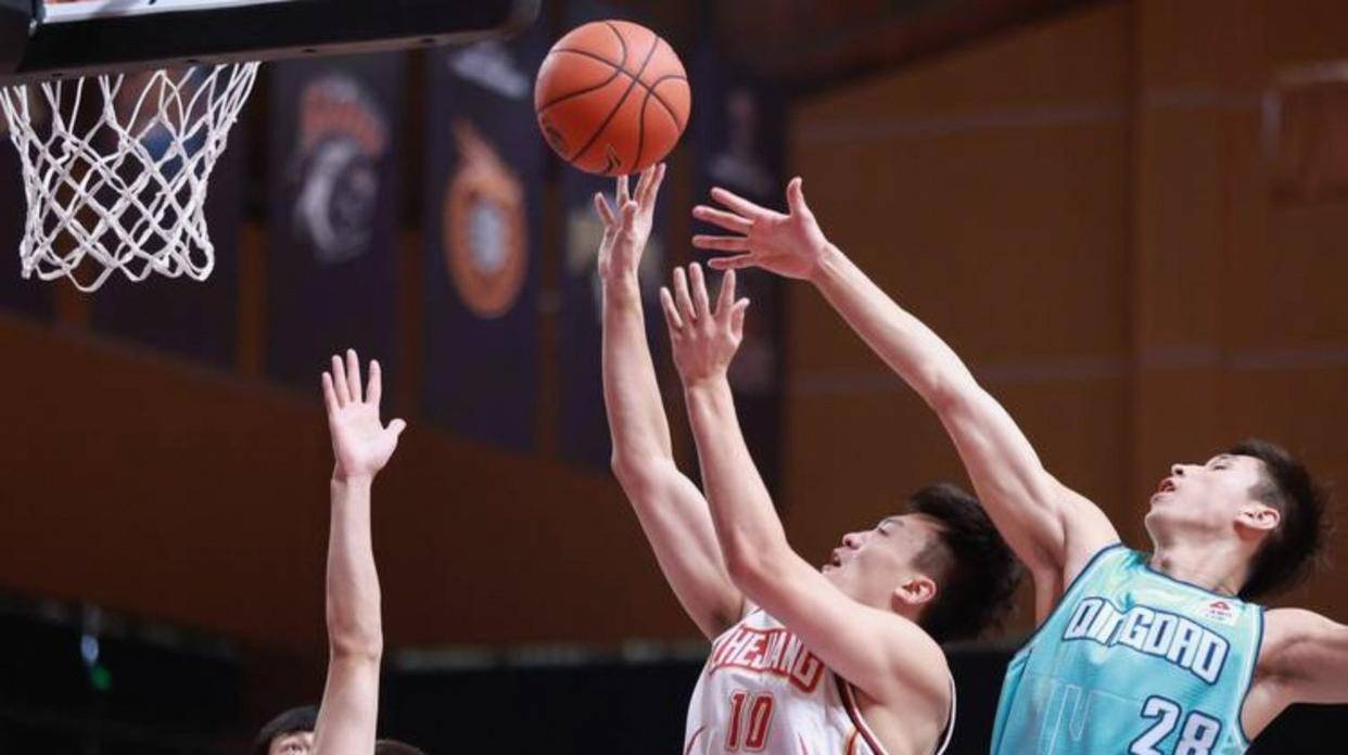 ayxsport-国际比赛日中超焦点战，山东男篮绝杀压哨，球迷炸锅，资深球员宣示担当的简单介绍